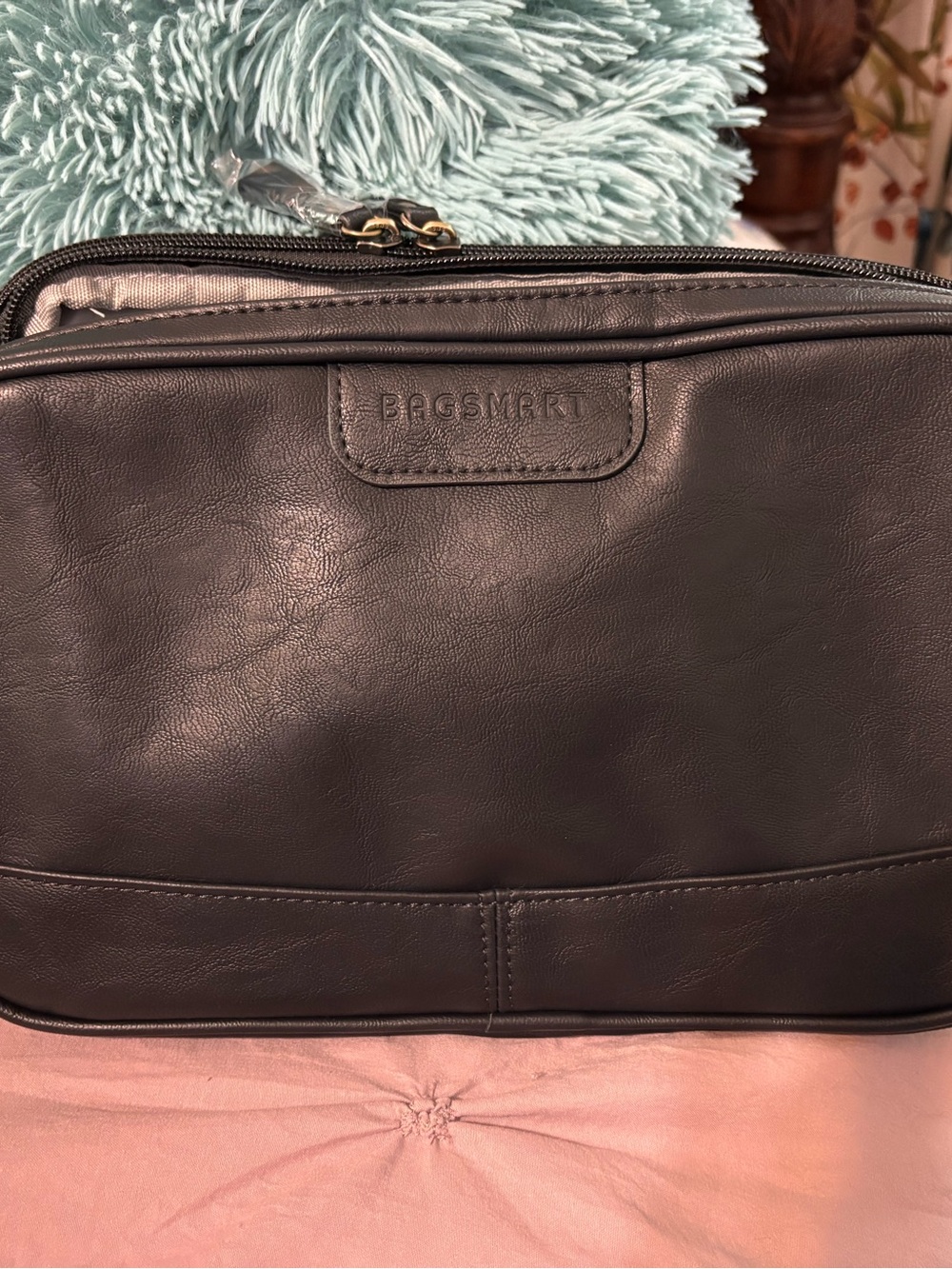 BAGSMART Black Leather Toiletry Bag for Men